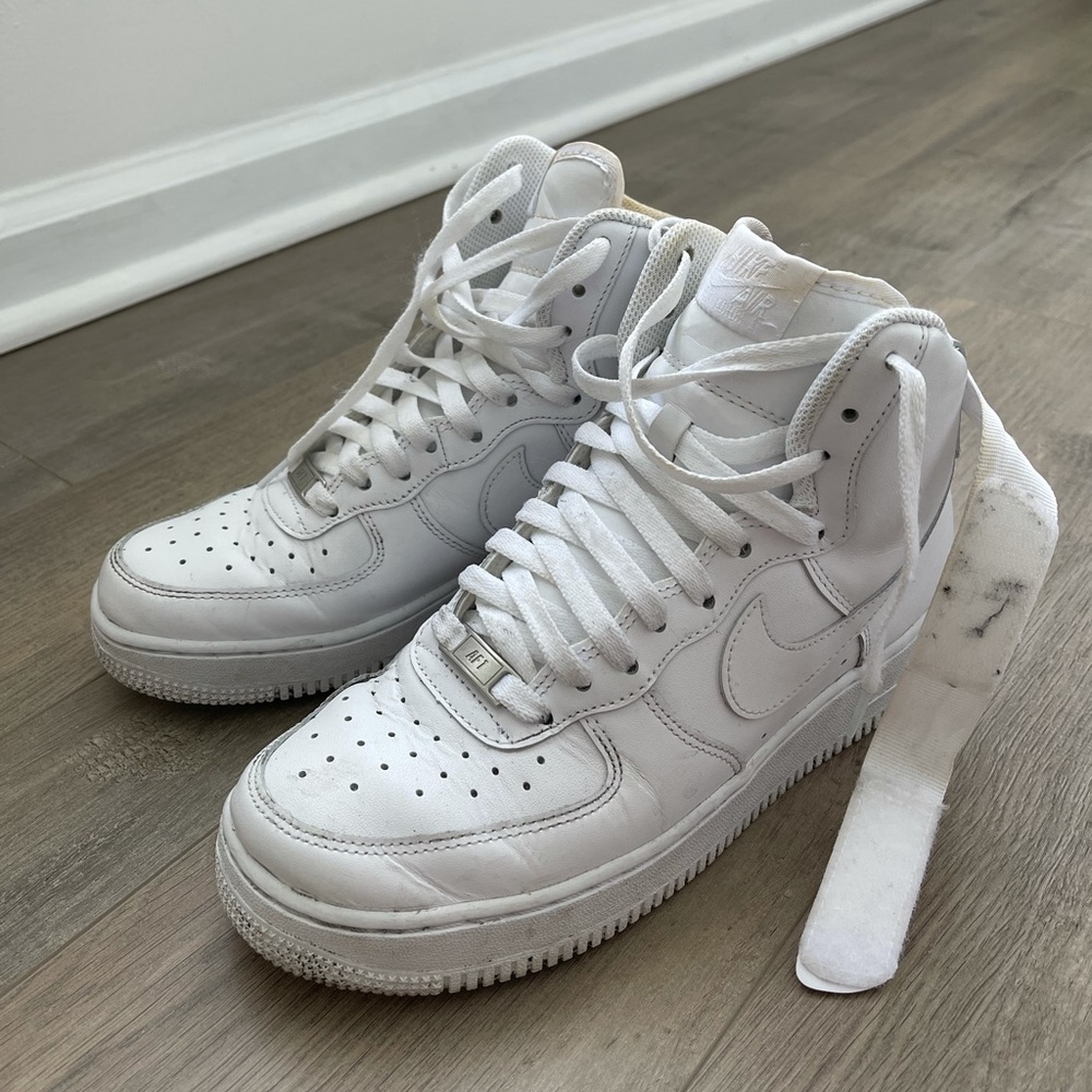 NIKE Air Force Ones